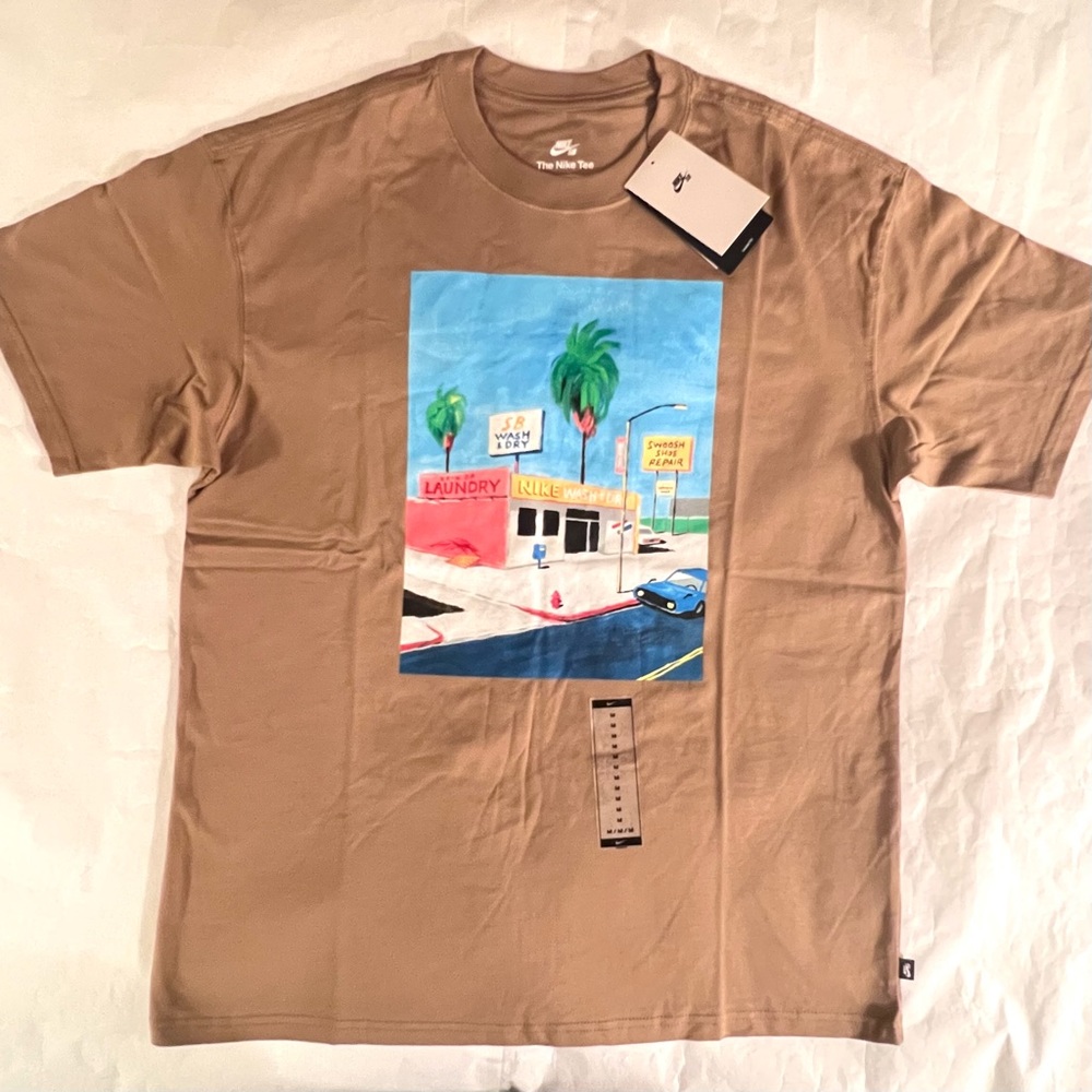 Nike SB Loose Fit Launderette T-Shirt Size Medium Brown/Multi